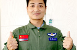 张超事迹,逐梦海天的强军先锋，英勇牺牲的舰载机飞行员